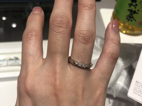 【エクセルコダイヤモンド(EXELCO DIAMOND)の口コミ】 ミルグレインのデザインは全くもって検討していなかったのですが、こちら…