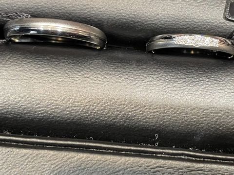 【ラザール ダイヤモンド(LAZARE DIAMOND)の口コミ】 セットで購入できるデザインがあり、女性にはダイヤモンドがたくさんつい…