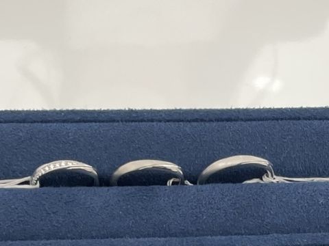 【4℃ BRIDAL(ヨンドシーブライダル)の口コミ】 マット加工のデザインの結婚指輪を探していて、動きがあるクロスされたデ…