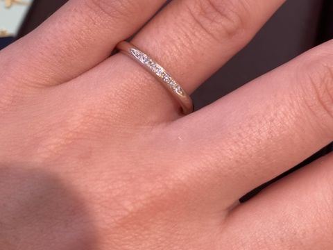 【杢目金屋(もくめがねや)の口コミ】 私は指が7号なので、細い指の方でも指輪と指のバランスがよいところがおす…