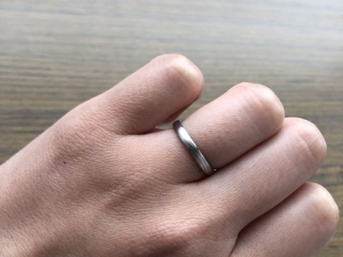 【俄(にわか)の口コミ】 大好きなYouTuber夫婦の方が、こちらのNIWAKAの指輪を購入されていて、ブ…