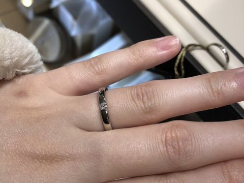 【DAMIANI(ダミアーニ)の口コミ】 真実の愛を意味している指輪であり、一粒ダイヤが0.05ctもあるため、見て…