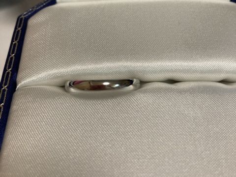 【ヴァンドーム青山(VENDOME AOYAMA)の口コミ】 シンプルかつ指に合う指輪を探しており、丸みのある指輪の形のため、指に…