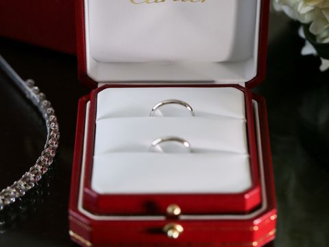 【カルティエ(Cartier)の口コミ】 毎日指輪をはめるので、飽きのこないデザインと、家事などするので錆びに…