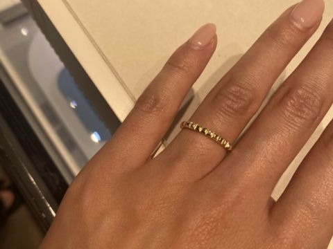 【ブシュロン(BOUCHERON)の口コミ】 ダイヤがついていないのに、キラキラと輝く点が大変気に入り、第一候補と…