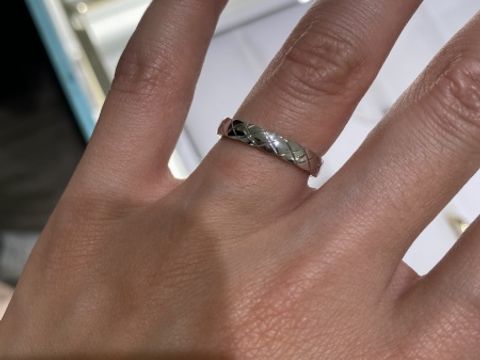 【シャネル(CHANEL)の口コミ】 婚約指輪はすぐ決まったのですが、結婚指輪は旦那の考えもありますので、…