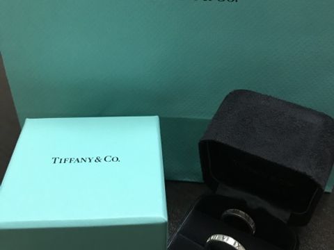 【ティファニー(Tiffany & Co.)の口コミ】 結婚指輪のデザインではなく
カジュアルなデザインのものなのですが
新郎…