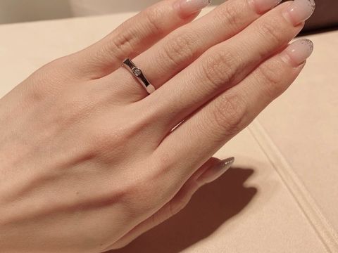【ブルガリ(BVLGARI)の口コミ】 太めなタイプで角ばったイメージですが、何より他と被らないです。波が見…