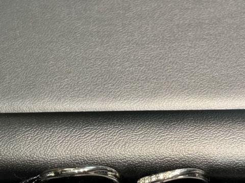 【ラザール ダイヤモンド(LAZARE DIAMOND)の口コミ】 ウエーブデザインで、水かきのある手になじみました。センターより半分に…