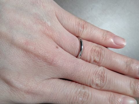 【銀座ダイヤモンドシライシの口コミ】 シンプルで飽きのこないものを探していましたが、ぴったりのものが見つか…