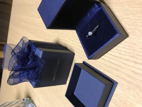 【銀座ダイヤモンドシライシの口コミ】 とあるご縁があり、紹介いただいたダイヤモンドシライシさんにて婚約指輪…