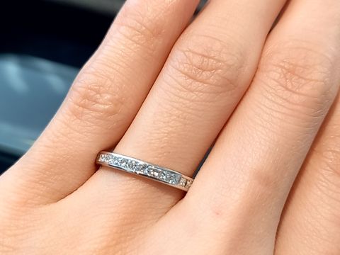 【エクセルコダイヤモンド(EXELCO DIAMOND)の口コミ】 ハーフエタニティの中でもDispersion(ディスパーション)が王道のデザイン…