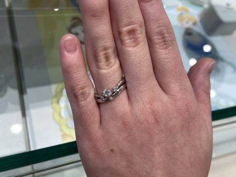 【BLOOM(ブルーム)の口コミ】 ディズニープリンセスのシンデレラをモデルに作られた指輪で、真ん中の両…