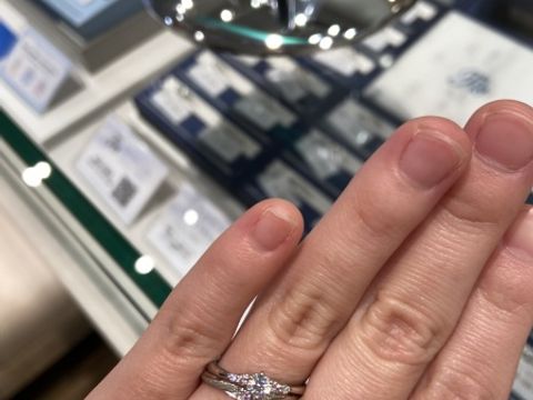 【BLOOM(ブルーム)の口コミ】 ディズニープリンセスをイメージして作られたもので、両脇にピンクのスト…