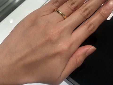 【ティファニー(Tiffany & Co.)の口コミ】 シンプルなゴールドの指輪を探していて、エルサペレッティのラインを試着…