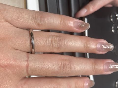 【ラザール ダイヤモンド(LAZARE DIAMOND)の口コミ】 シンプルかつとても使いやすそうなデザインでした。
結婚指輪は普段使いし…