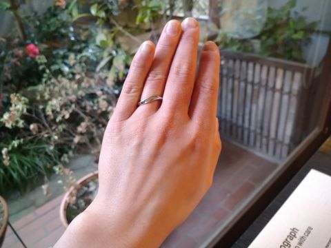 【入倉康ジュエリー工房の口コミ】 指輪のデザインは、わりとかっちりしている印象です。正統派や、正統派か…