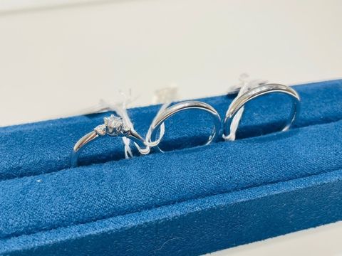 【4℃ BRIDAL(ヨンドシーブライダル)の口コミ】 指輪は可愛いものからスタイリッシュなものまで扱っている印象でした。4℃…
