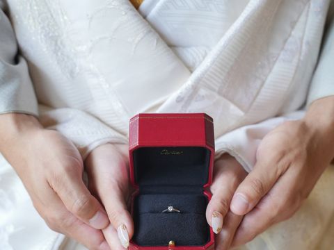 【カルティエ(Cartier)の口コミ】 シンプルなストレートなリングにダイヤが着いた王道婚約指輪のデザインに…