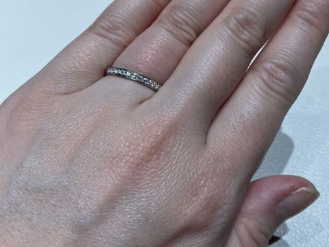 【エクセルコダイヤモンド(EXELCO DIAMOND)の口コミ】 日常使いできる指輪を探しており、ハーフエタニティリングを試着しました…
