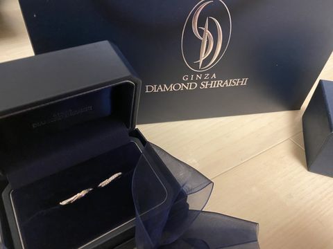 【銀座ダイヤモンドシライシの口コミ】 【デザインとコストパフォーマンスの良さ】
デザインはウェーブですが、男…