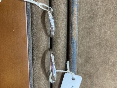 【アンジェリックフォセッテ(Angelique Fossette)の口コミ】 婚約指輪がダイヤが5つならんだものだったので、それを忘れたくなくて結婚…