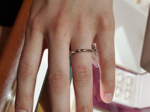 【ブルガリ(BVLGARI)の口コミ】 指輪はとてもシンプルでしたが、その中にゴージャス感があり、素敵でした…