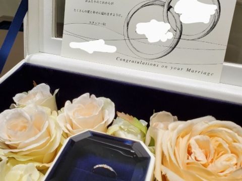【4℃ BRIDAL(ヨンドシーブライダル)の口コミ】 指輪の決め手は品質と大手ならではの保証でした。購入後も無料でサイズ変…