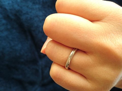 【銀座ダイヤモンドシライシの口コミ】 正直ねじりの入ったデザインは考えていなかったのですが、このリングに出…