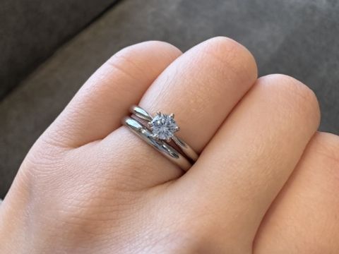 【ケイウノ ブライダル(K.UNO BRIDAL)の口コミ】 義母の婚約指輪をカテリーナのデザインでリフォームしていただきました。…