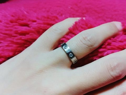 【カルティエ(Cartier)の口コミ】 憧れのカルティエのラブリング・・・！結婚指輪でもよかったのですが、ビ…
