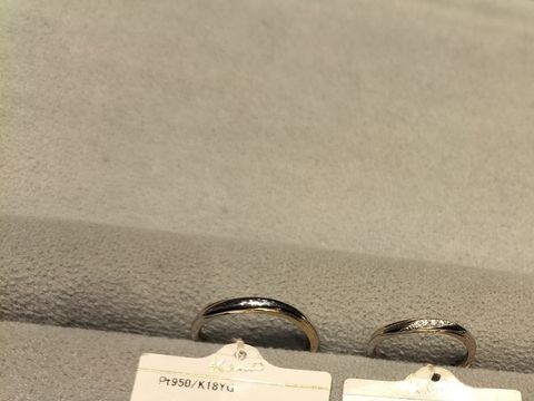 【ケイウノ ブライダル(K.UNO BRIDAL)の口コミ】 シンプルなものが多かったですが、そこから自分の希望の幅やダイヤの有無…