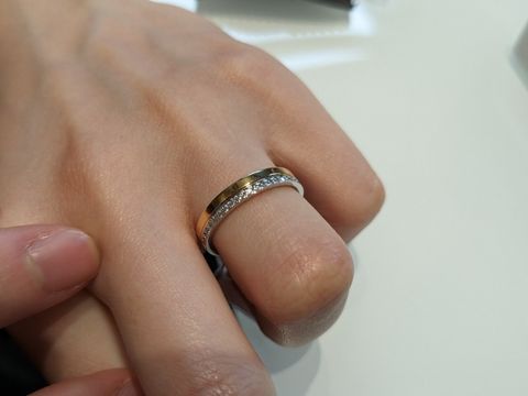 【Katamu(カタム)の口コミ】 ①エクセレントカットのメレダイヤモンドを使用しているため輝きが素敵です…