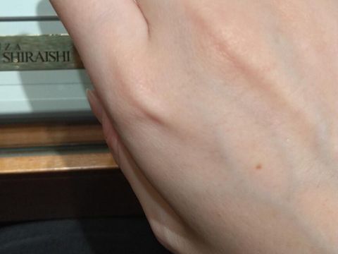 【銀座ダイヤモンドシライシの口コミ】 自分の好みと手の形に似合いそうなリングでした。
センターとサイドのダイ…