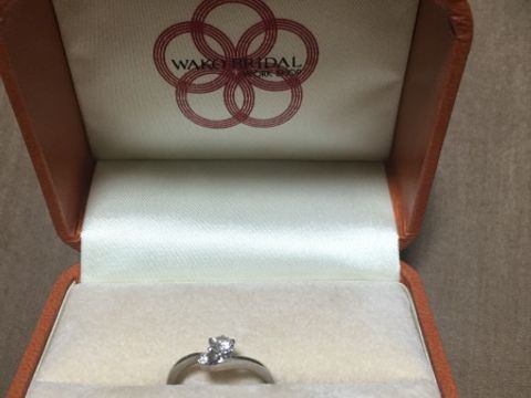 【WAKO BRIDALの口コミ】 ダイヤのインパクトが一番決めてでした。
男性が女性に贈る婚約指輪は、女…