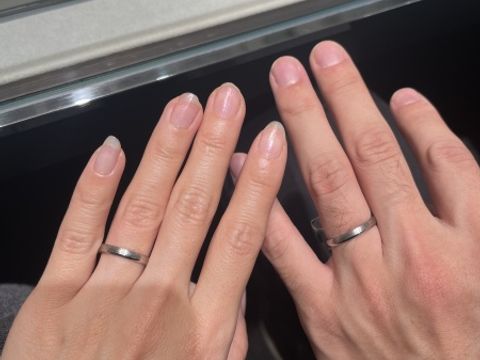 【アイプリモ(I-PRIMO)の口コミ】 シンプルなデザインのものを探しており、該当する指輪でした。半分マット…