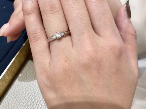 【ショーメ(CHAUMET)の口コミ】 セレナードコレクションは昨年2月より販売を始めた新作で、センターダイヤ…