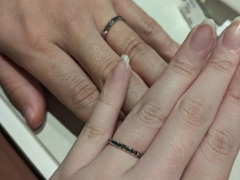 【ブシュロン(BOUCHERON)の口コミ】 デザイン性がありつつ、他の指輪との重ね付けも楽しめるようなものを探し…