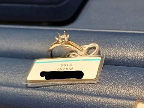 【銀座ダイヤモンドシライシの口コミ】 リングサイドにもダイヤモンドが打ち込まれていて、どこから見てもキラキ…