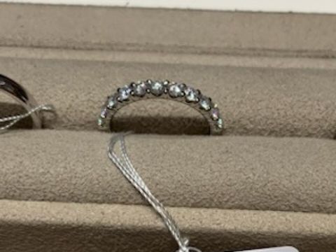 【TASAKI(タサキ)の口コミ】 婚約指輪を普段使いしたく、ハーフエタニティを検討していました。ボリュ…