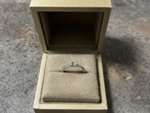 【和光ブライダルブティックギンザの口コミ】 華奢で普段使いしやすいデザインですが、婚約指輪らしい華やかさも兼ね備…