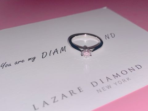 【ラザール ダイヤモンド(LAZARE DIAMOND)の口コミ】 横からダイヤが見える土台に惹かれました。（ダイヤが少し大きく見えます&…