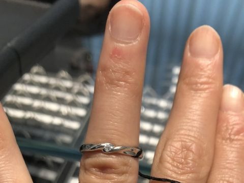 【エクセルコダイヤモンド(EXELCO DIAMOND)の口コミ】 リングが波打っていて他の人とかぶらないデザインなのがおすすめです。ザ…