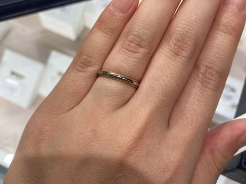 【MIKIMOTO(ミキモト)の口コミ】 ミルグレインの結婚指輪が欲しいと思っており探していました。ツートーン…