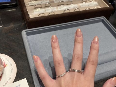 【ケイウノ ブライダル(K.UNO BRIDAL)の口コミ】 ディズニーの指輪になっています。一見、ディズニーのものとはわからない…