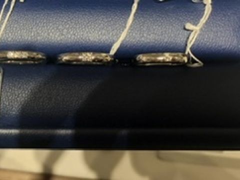 【銀座ダイヤモンドシライシの口コミ】 シンプルでThe結婚指輪という王道なデザインの指輪を探していました。王道…