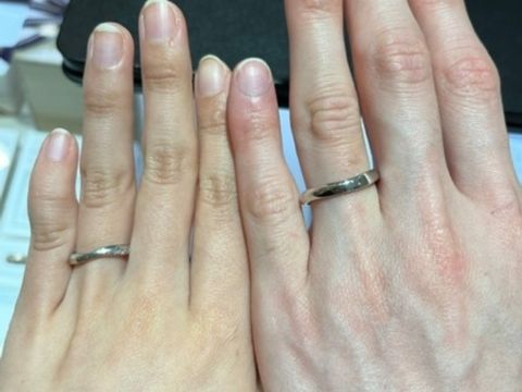 【俄(にわか)の口コミ】 シンプルかつ人と被らないデザインをら探していました。ニワカさんはシン…