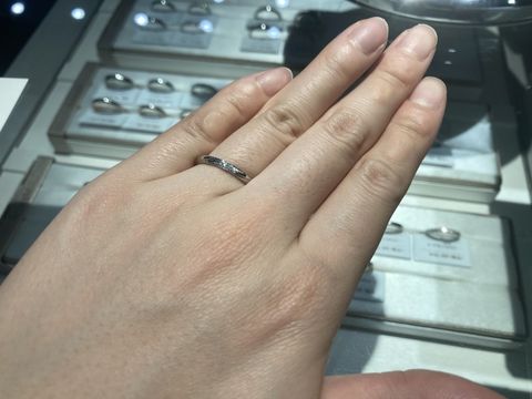 【アイプリモ(I-PRIMO)の口コミ】 デザインはシンプルだけどダイヤモンドの輝きがとても綺麗だったことに惹…