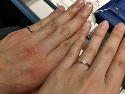 【銀座ダイヤモンドシライシの口コミ】 プラチナの指輪に絞って探していましたが、シンプルなものからゴージャス…
