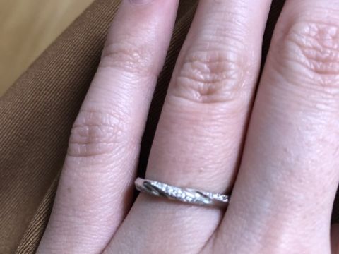 【エクセルコダイヤモンド(EXELCO DIAMOND)の口コミ】 付け心地が安定していて、デザインもとても気に入りました。シンプルすぎ…